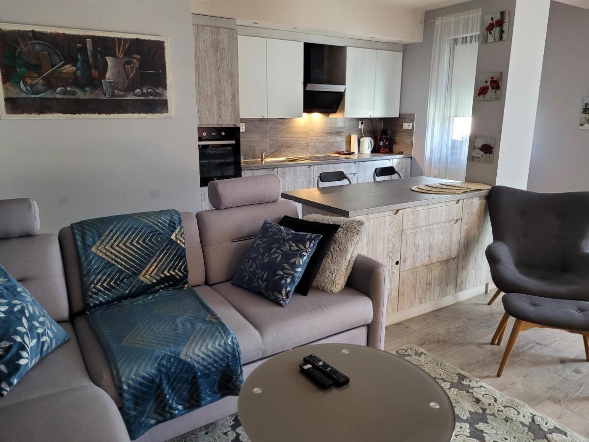 Apartament Lilla Jelenia Gora Dış mekan fotoğraf